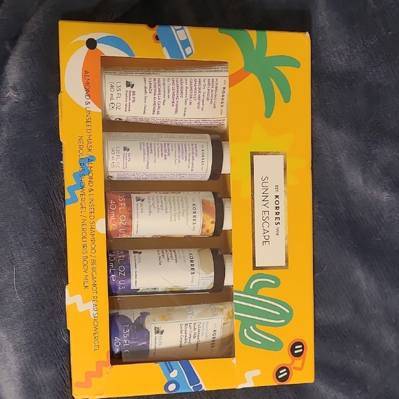 Korres Other - Korres Sunny Escape Gift Set